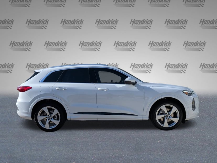 2025 Audi Q5 - Image 8