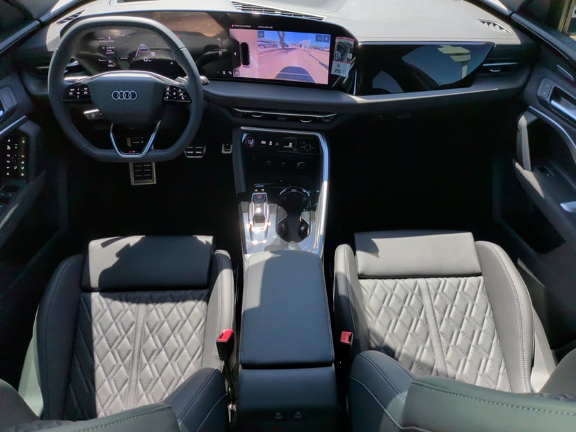 2025 Audi SQ5 - Image 16
