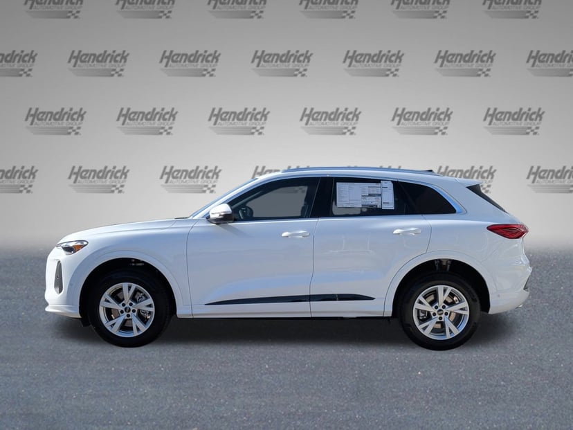 2025 Audi Q5 - Image 4