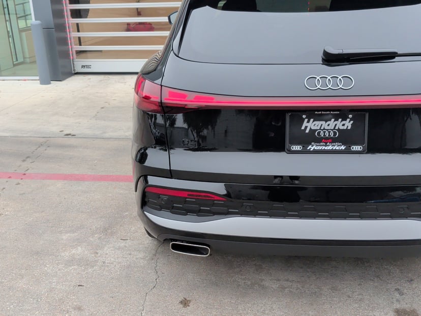 2025 Audi Q5 - Image 13