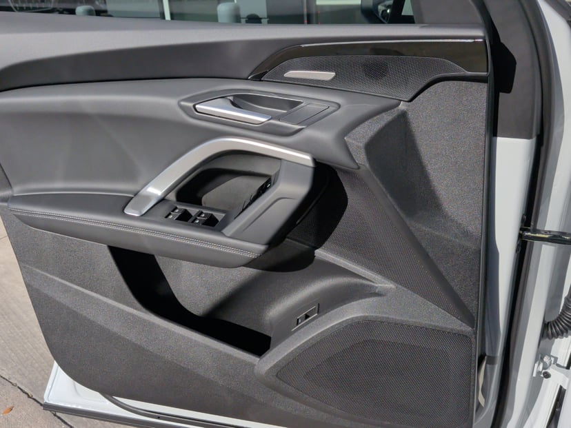 2025 Audi Q5 - Image 25