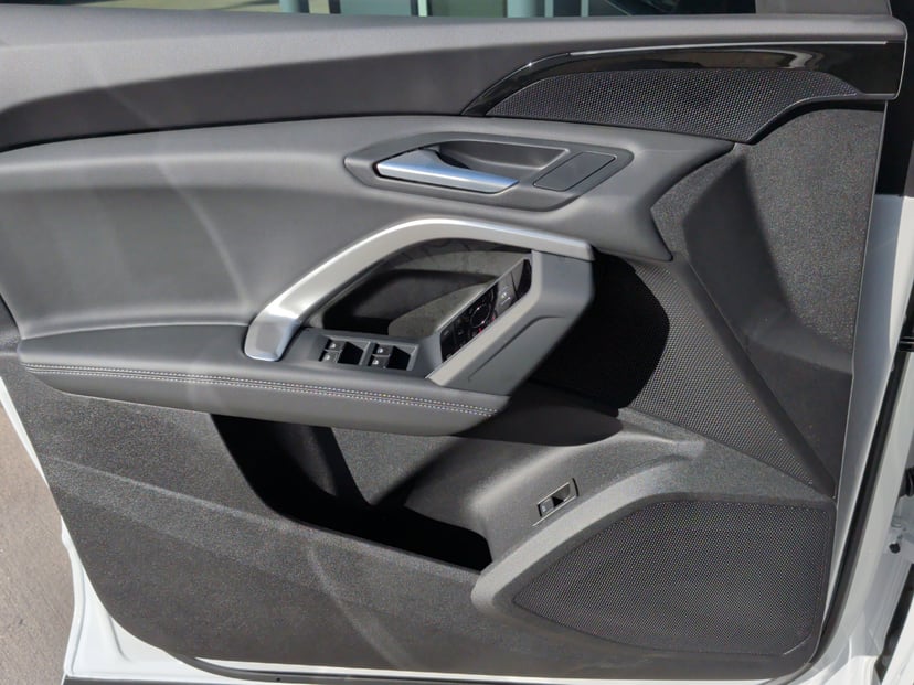 2025 Audi Q5 - Image 26
