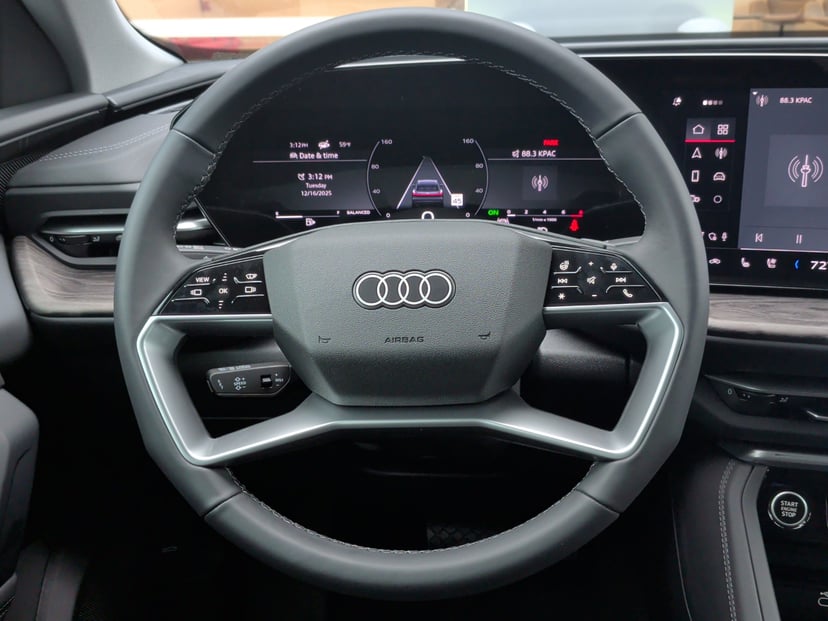 2025 Audi Q5 - Image 18