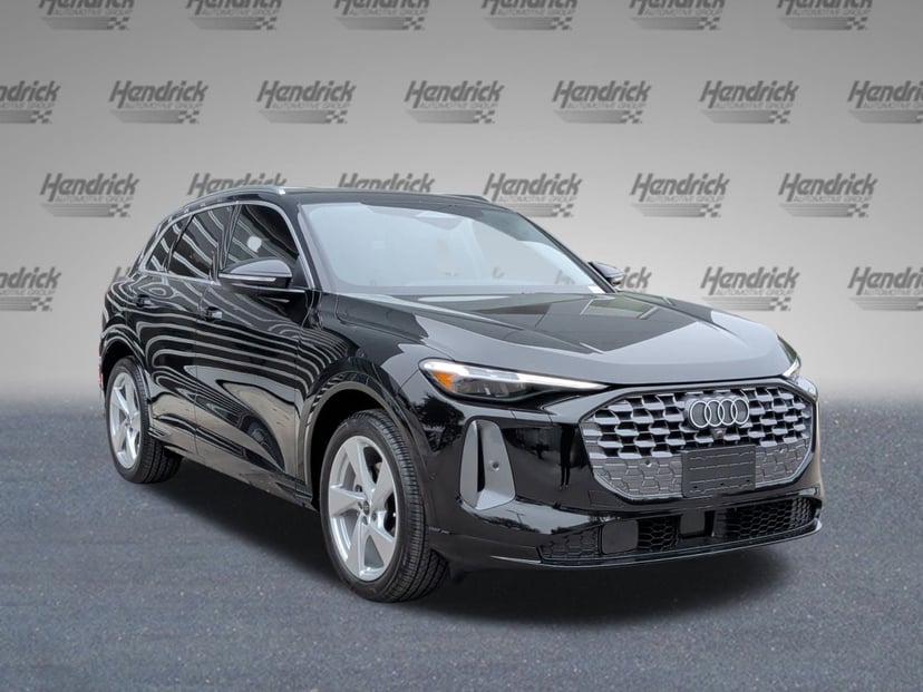 2025 Audi Q5 - Image 2