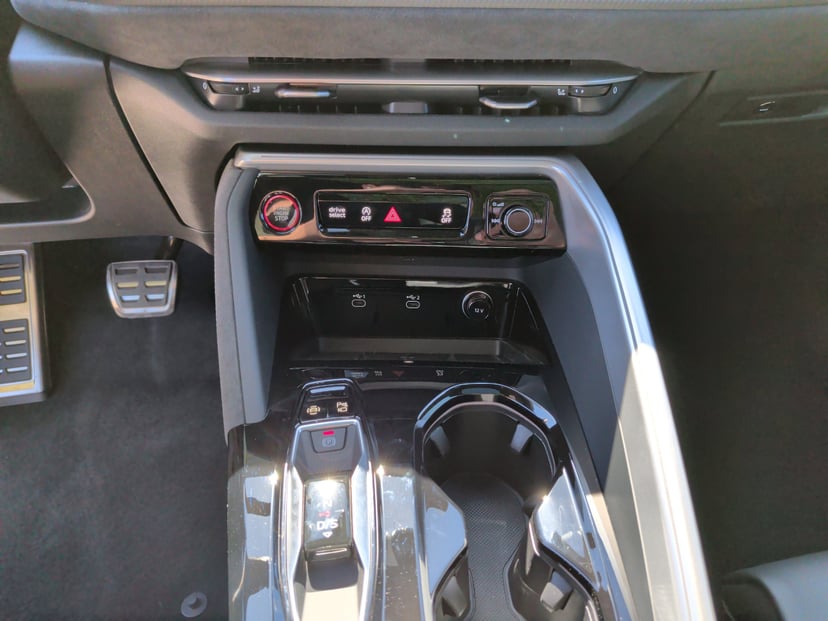 2025 Audi SQ5 - Image 29