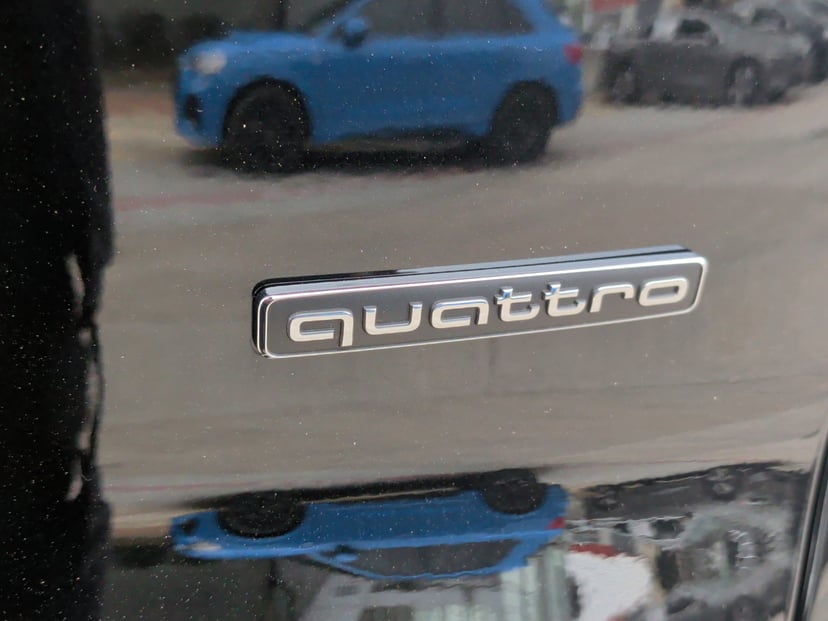 2025 Audi Q5 - Image 12