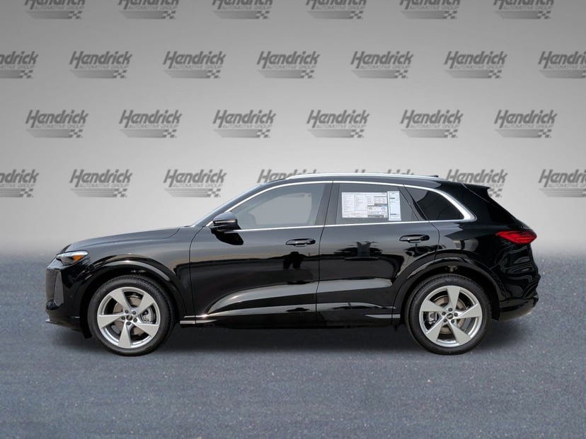 2025 Audi Q5 - Image 4