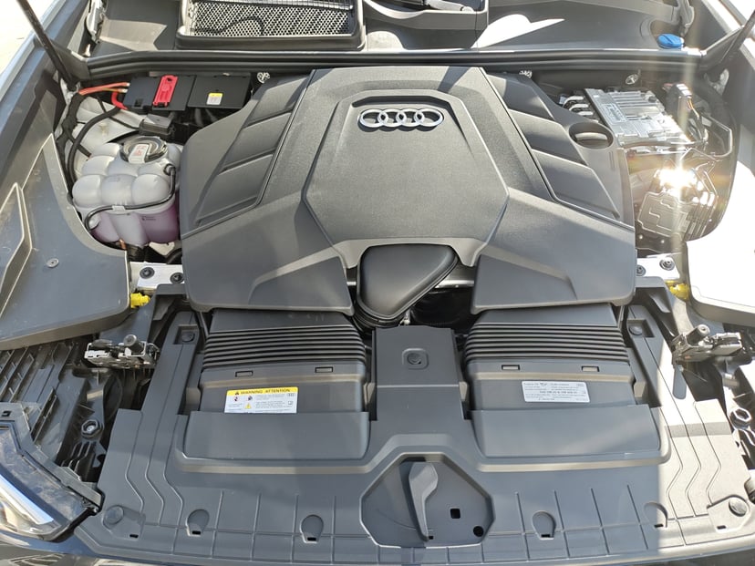 2025 Audi Q8 - Image 30