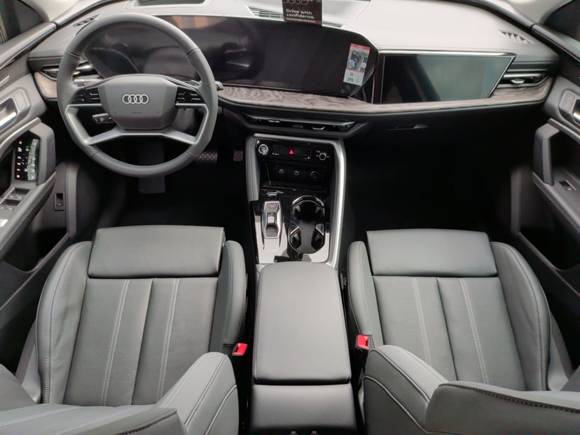 2025 Audi Q5 - Image 16
