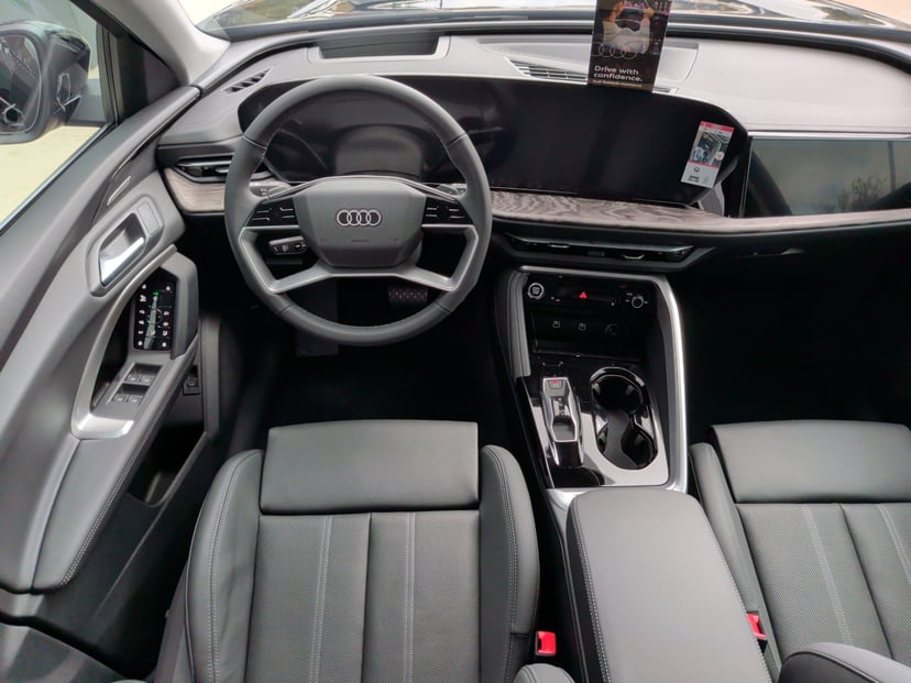 2025 Audi Q5 - Image 15