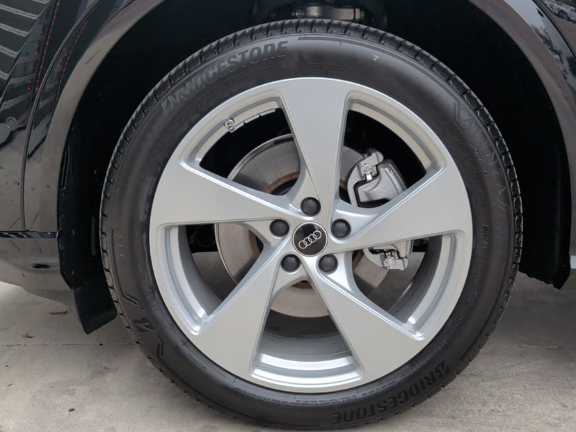 2025 Audi Q5 - Image 34