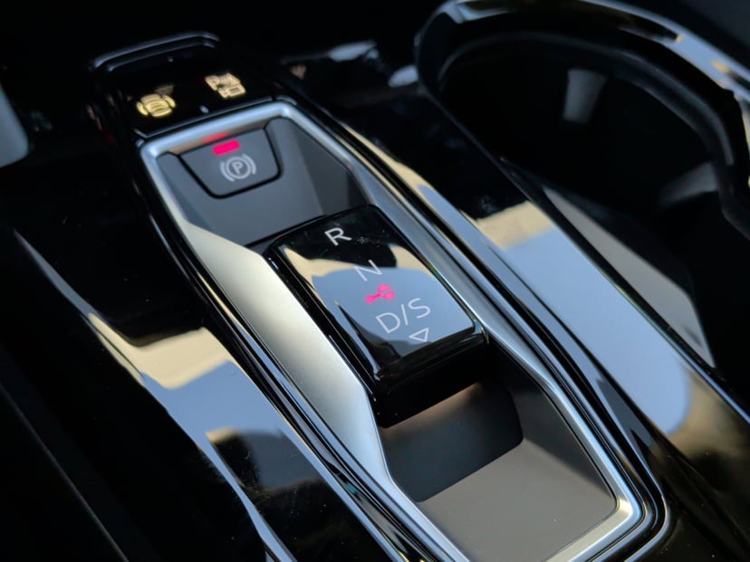 2025 Audi Q5 - Image 25