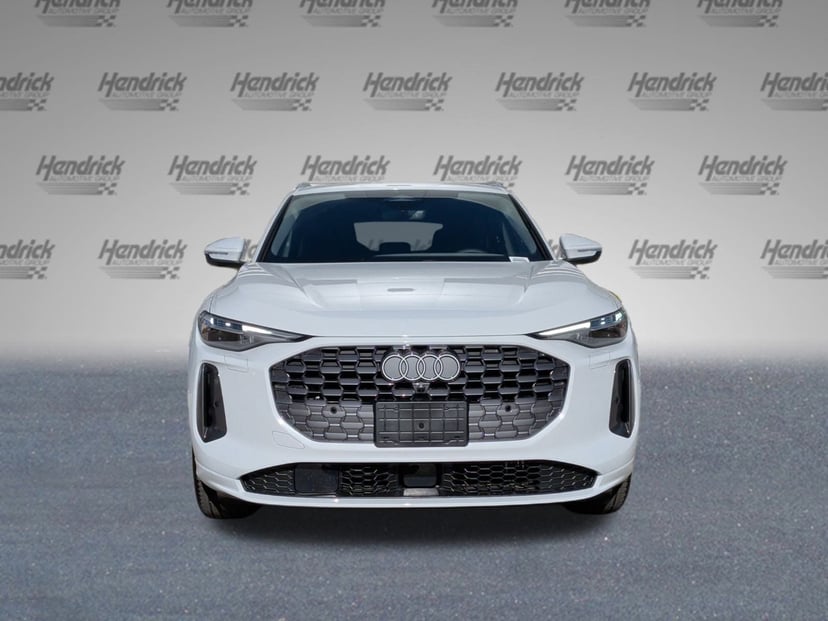 2025 Audi Q5 - Image 2