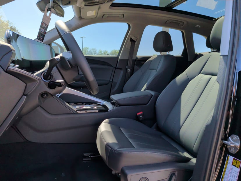 2025 Audi Q5 - Image 14