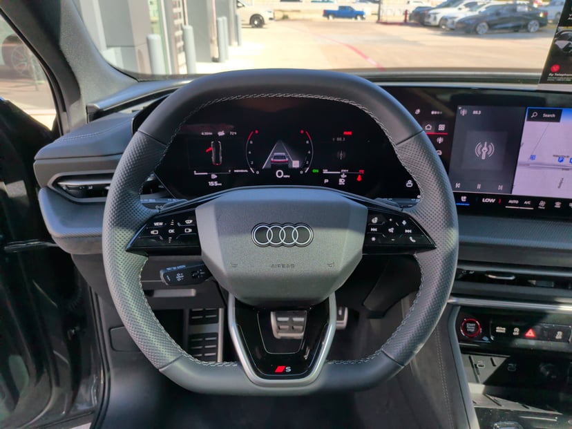 2025 Audi SQ5 - Image 17