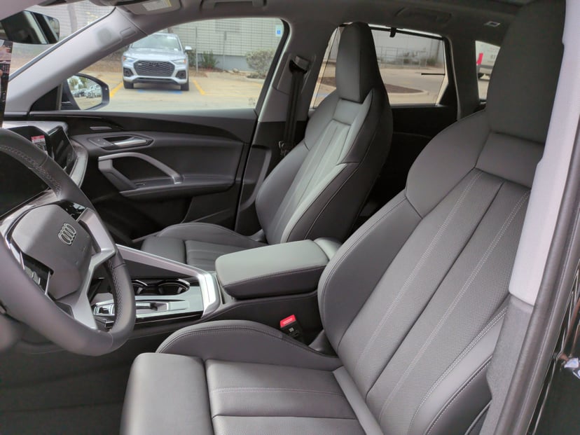 2025 Audi Q5 - Image 14