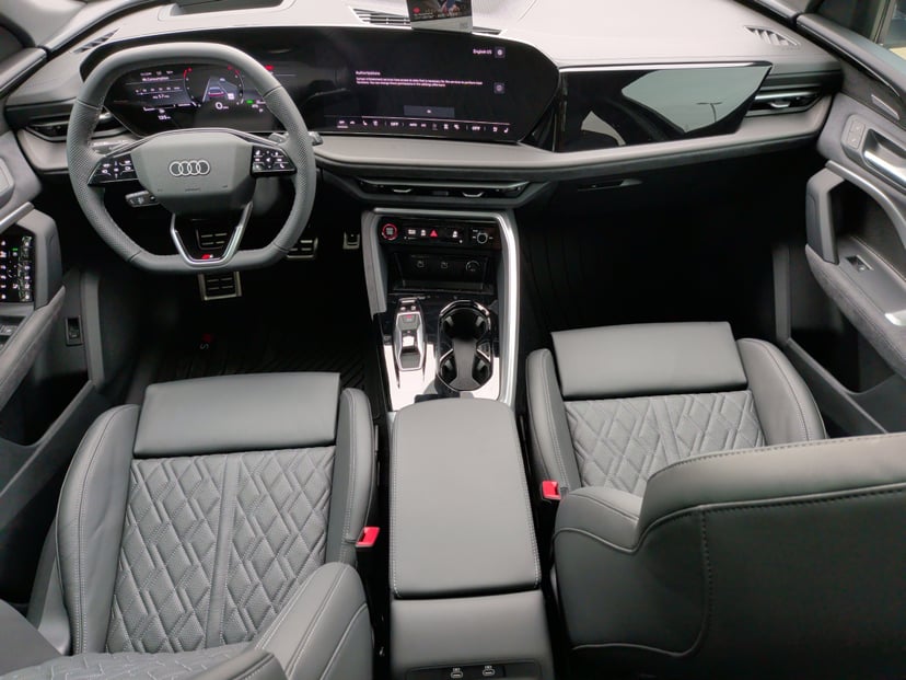 2025 Audi SQ5 - Image 15