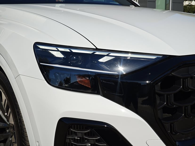 2025 Audi Q8 - Image 9
