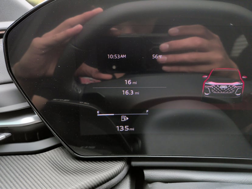 2025 Audi SQ5 - Image 21