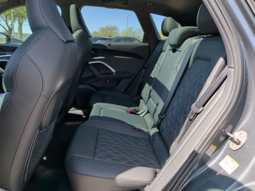 2025 Audi SQ5 - Image 30
