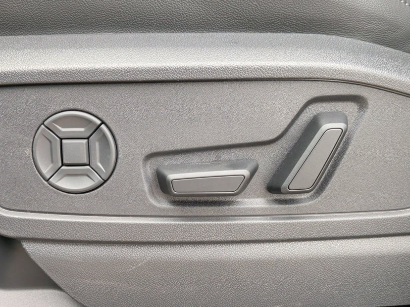 2025 Audi Q5 - Image 30