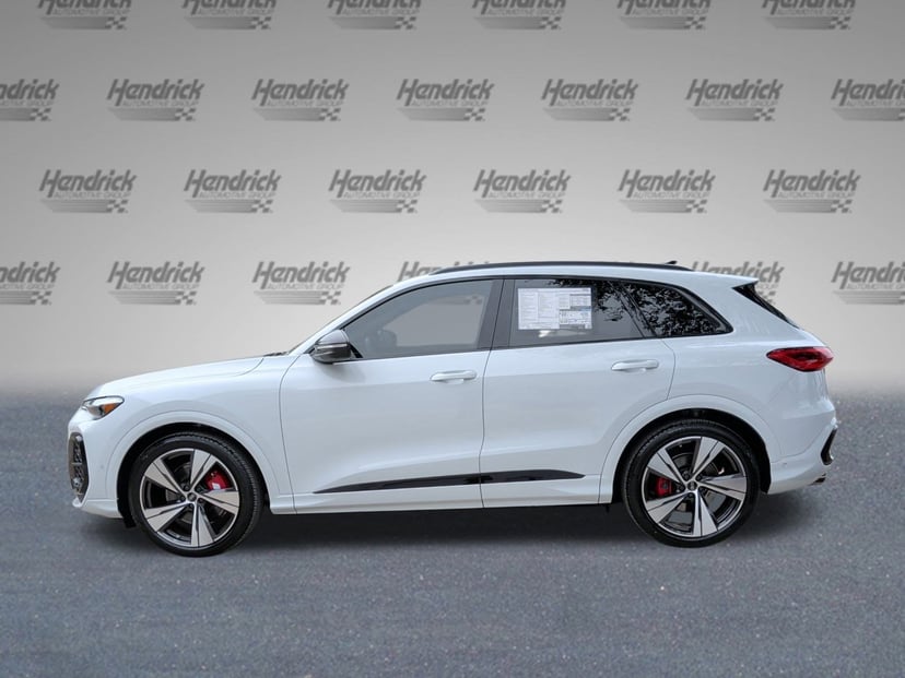2025 Audi SQ5 - Image 4