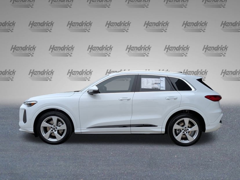 2025 Audi Q5 - Image 4
