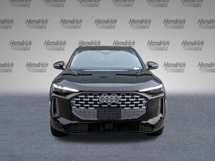 2025 Audi Q5 - Image 2