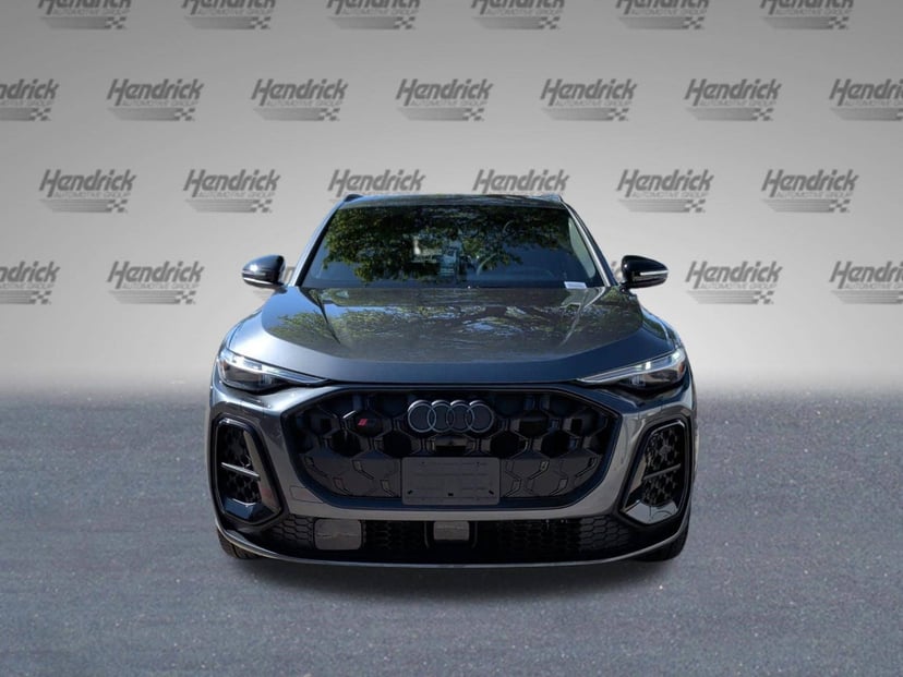 2025 Audi SQ5 - Image 2