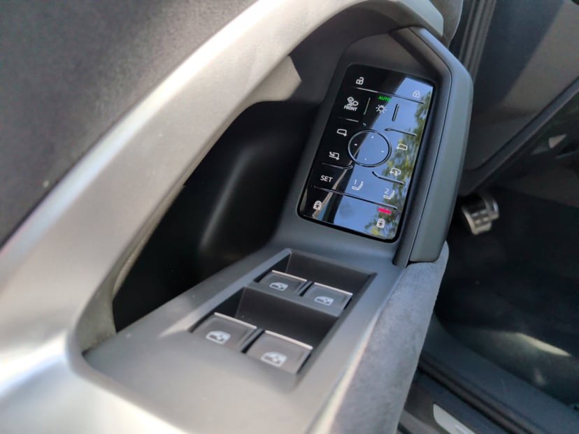 2025 Audi SQ5 - Image 12