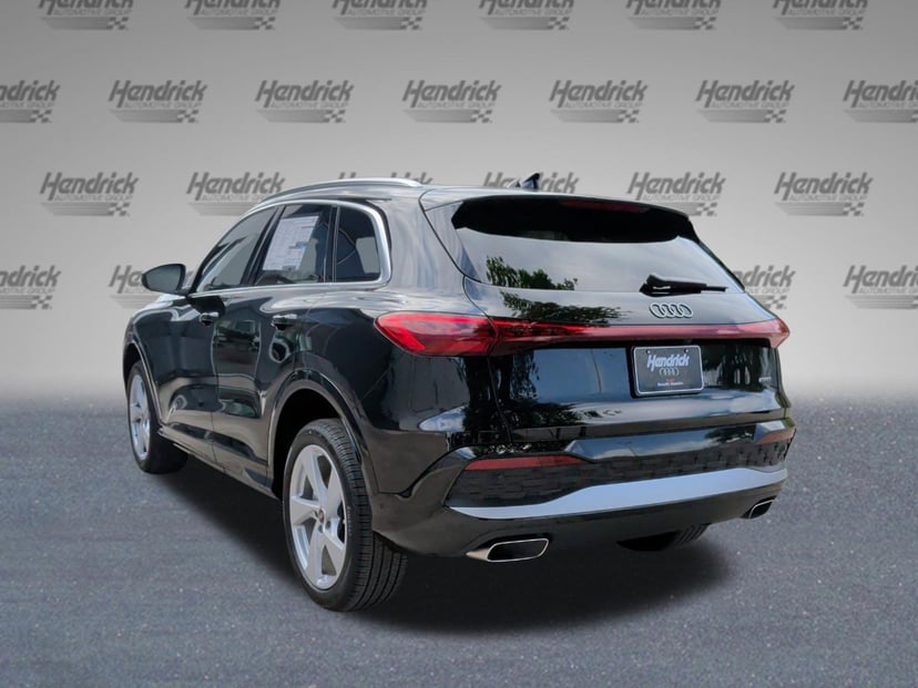 2025 Audi Q5 - Image 5