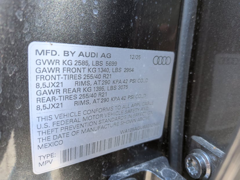 2025 Audi SQ5 - Image 34