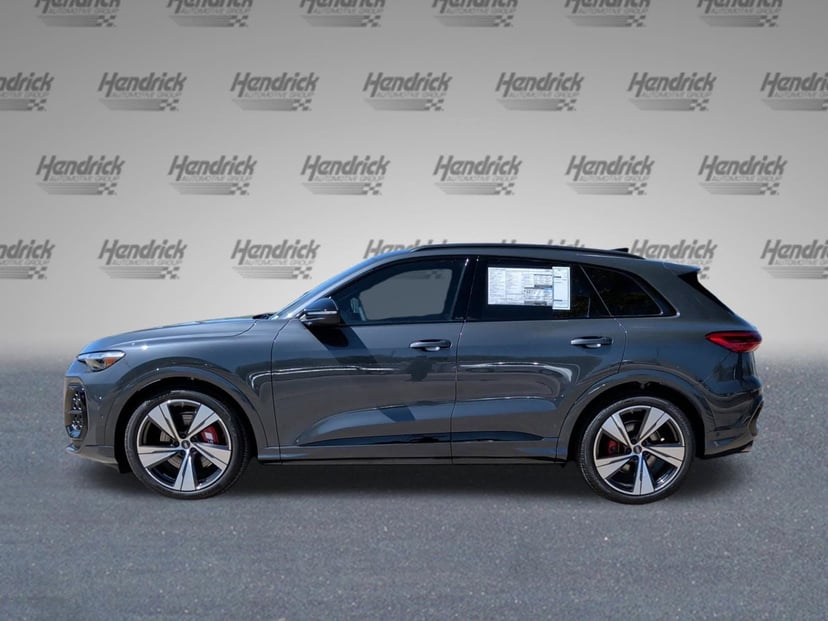 2025 Audi SQ5 - Image 4