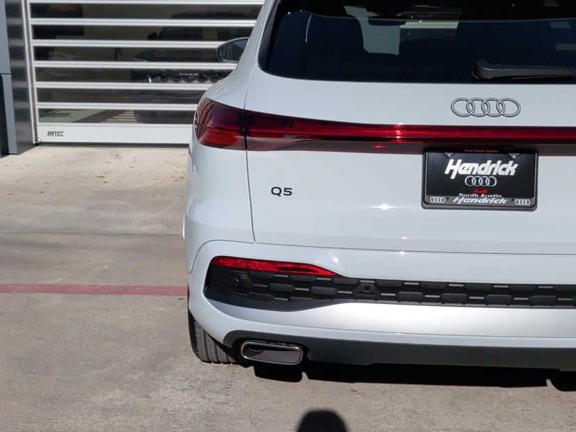 2025 Audi Q5 - Image 13