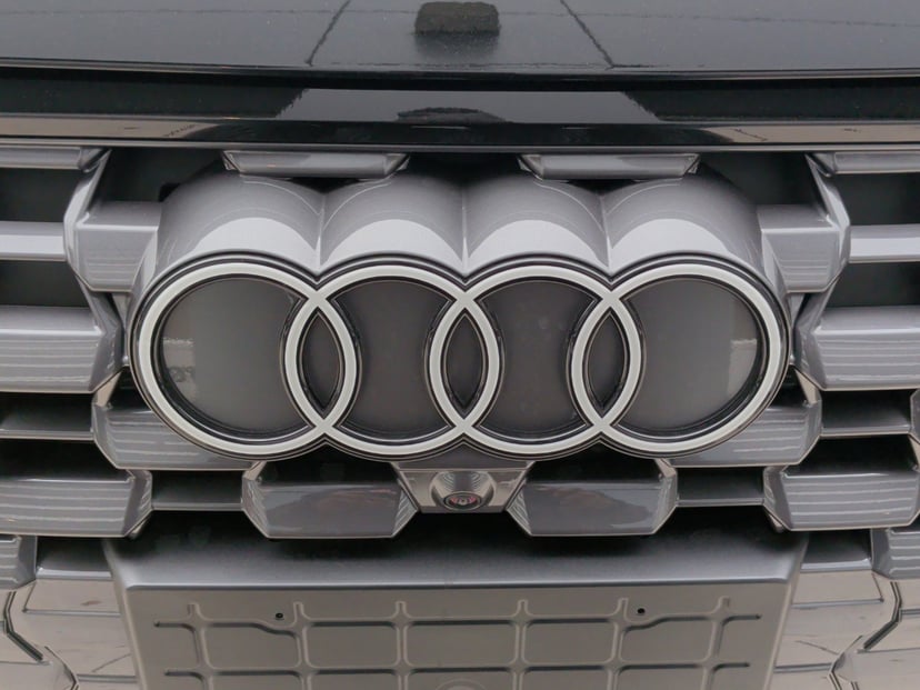 2025 Audi Q5 - Image 10