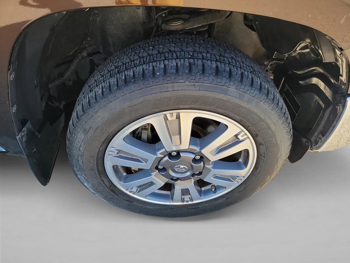 2018 Toyota Tundra - Image 11