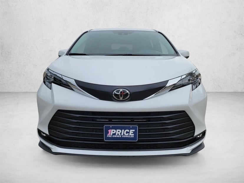 2026 Toyota Sienna - Image 3