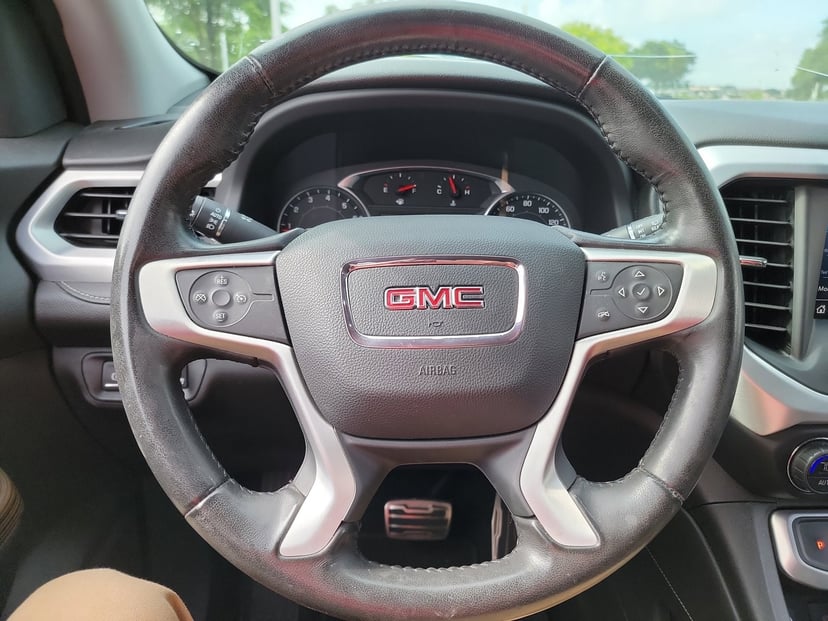2020 GMC Acadia - Image 18