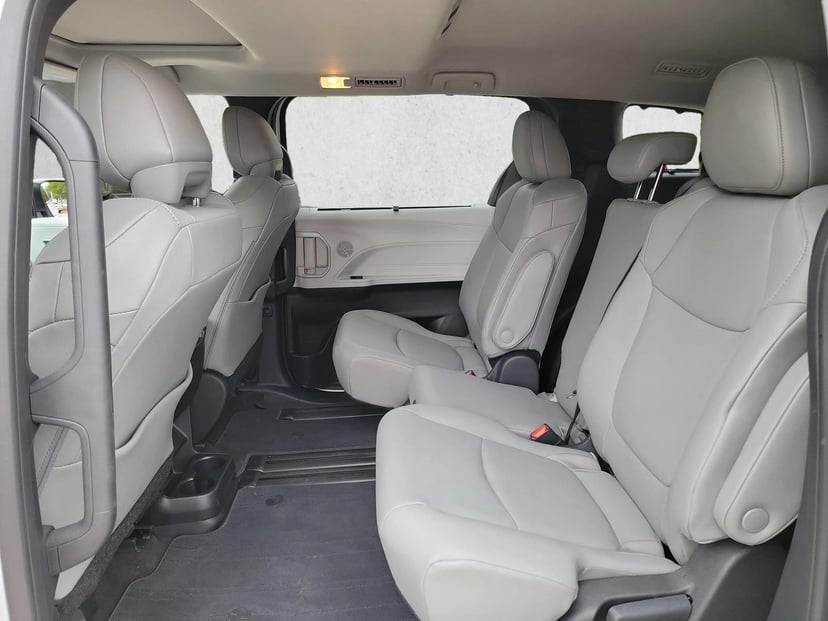 2026 Toyota Sienna - Image 14