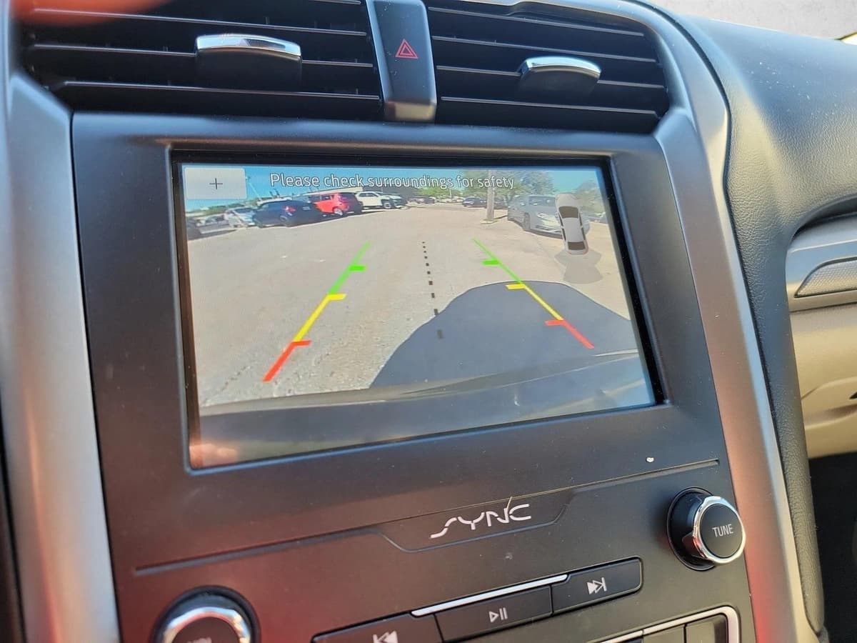 2020 Ford Fusion - Image 24