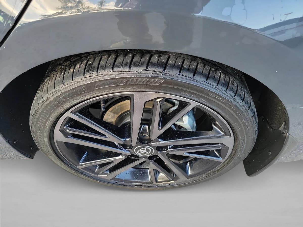 2025 Toyota Camry - Image 12