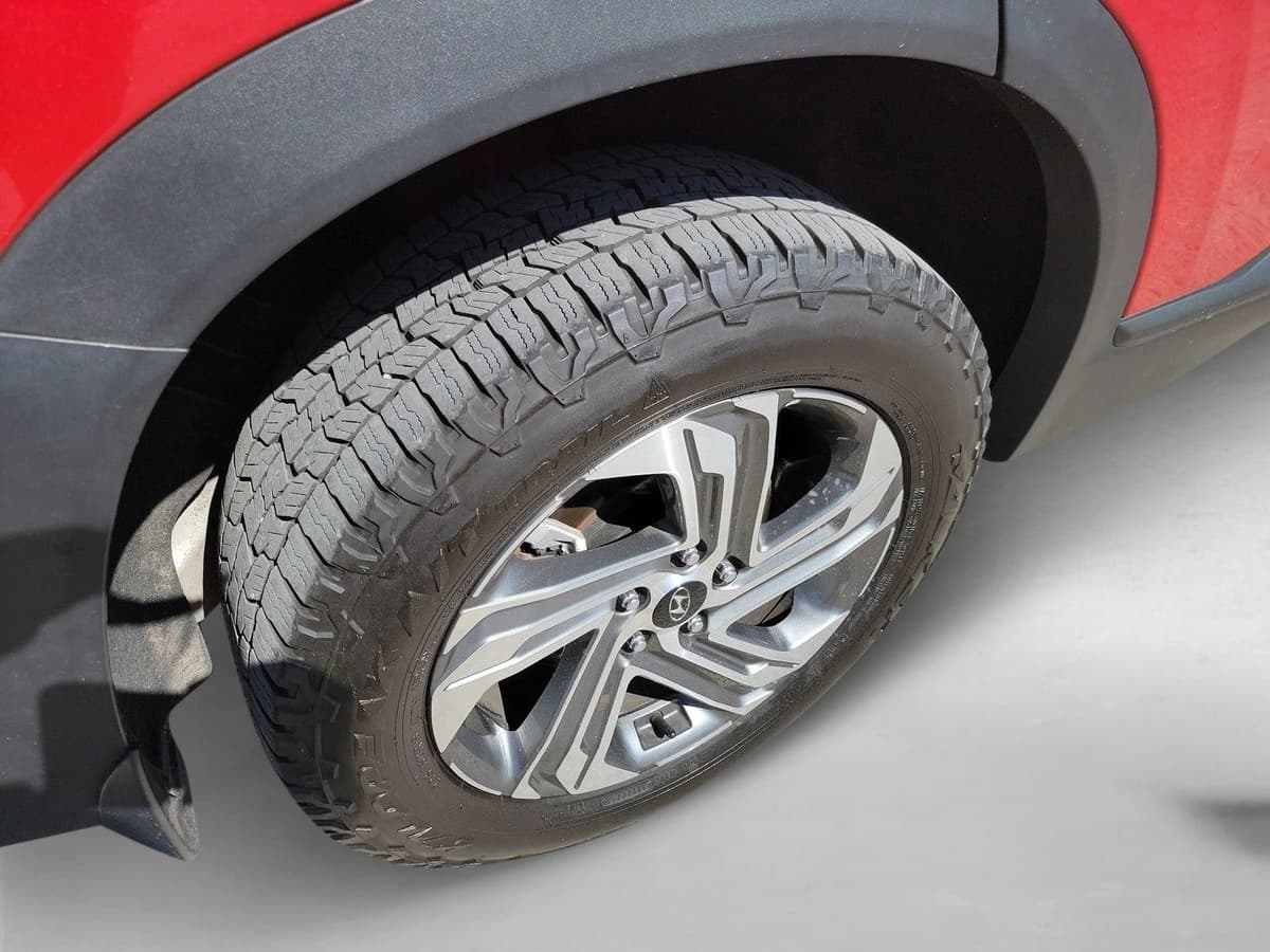 2023 Hyundai Santa Fe - Image 11