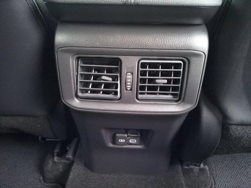 2025 Toyota RAV4 - Image 17