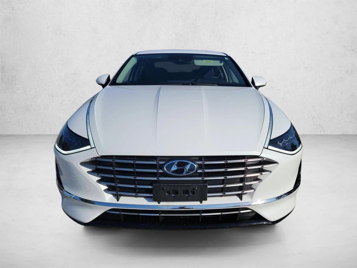 2023 Hyundai Sonata Hybrid - Image 2