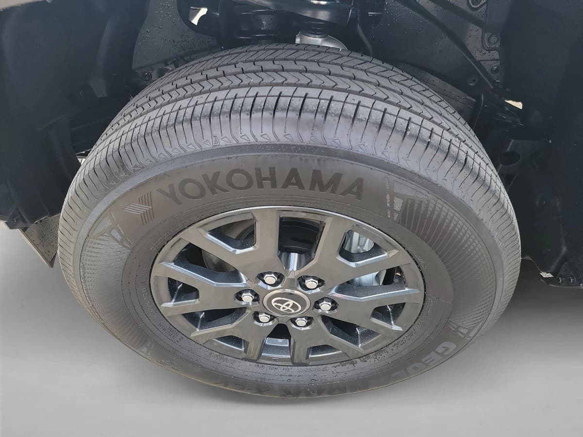 2025 Toyota 4Runner - Image 9