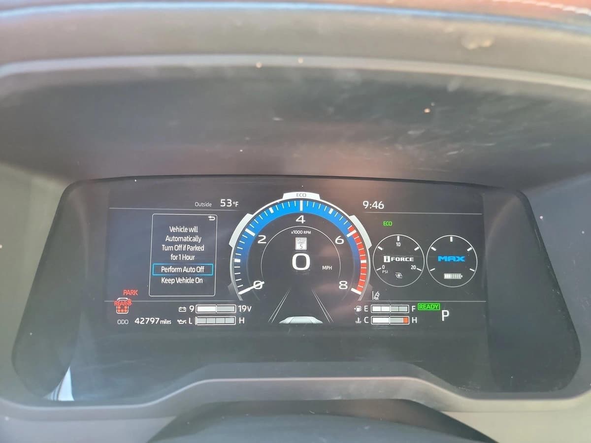 2023 Toyota Sequoia - Image 20