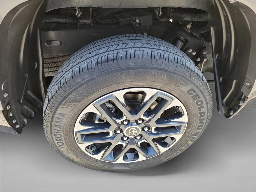 2023 Toyota Tundra - Image 8