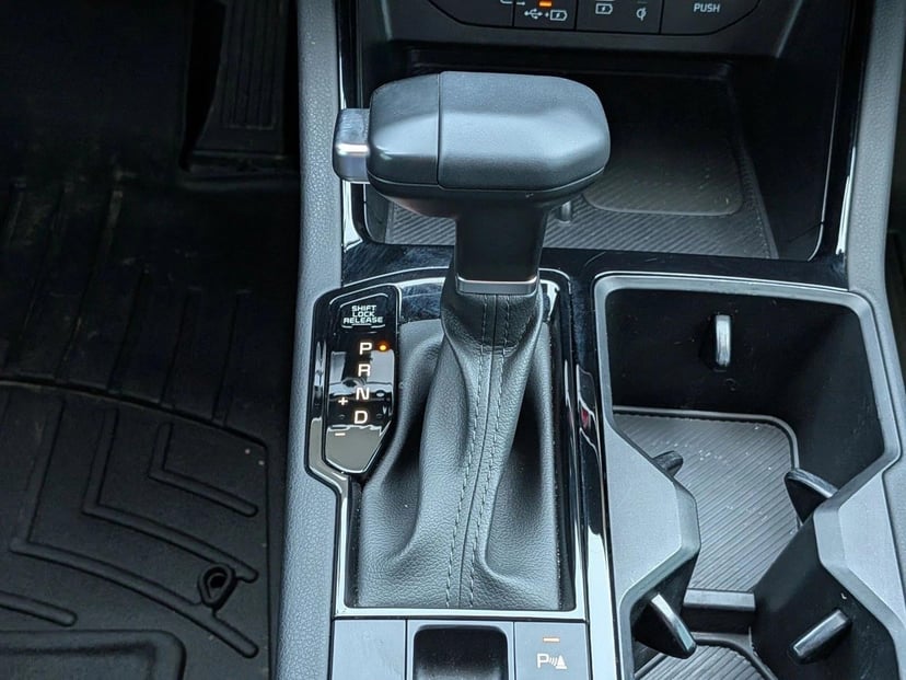 2025 Kia K5 - Image 15