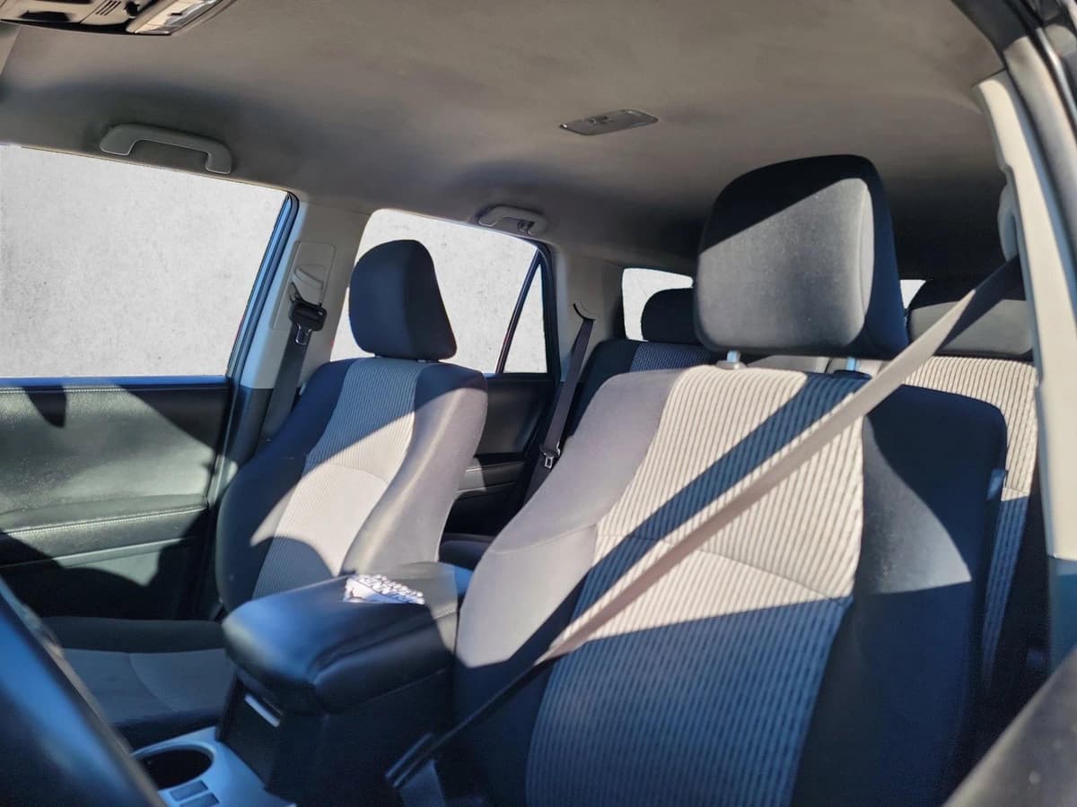 2015 Toyota 4Runner - Image 13