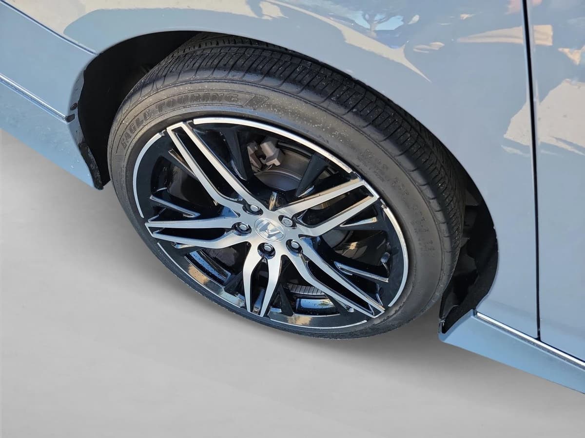 2022 Honda Accord Hybrid - Image 11